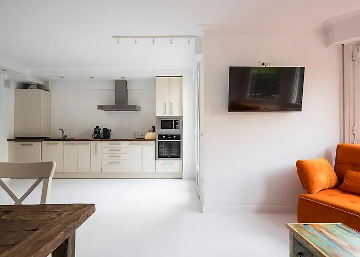 New & Terrace. Steps To Ondarreta דירה *