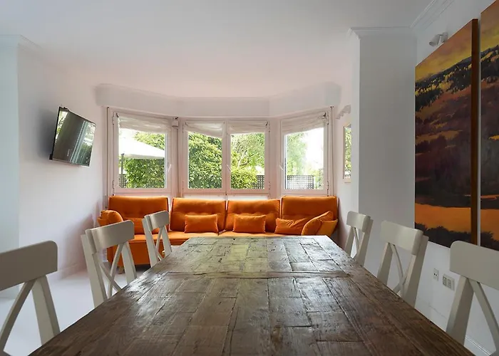 New & Terrace. Steps To Ondarreta דירה