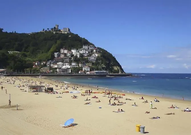 New & Terrace. Steps To Ondarreta דירה